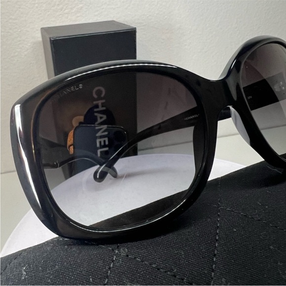 CHANEL Sunglasses main image 7